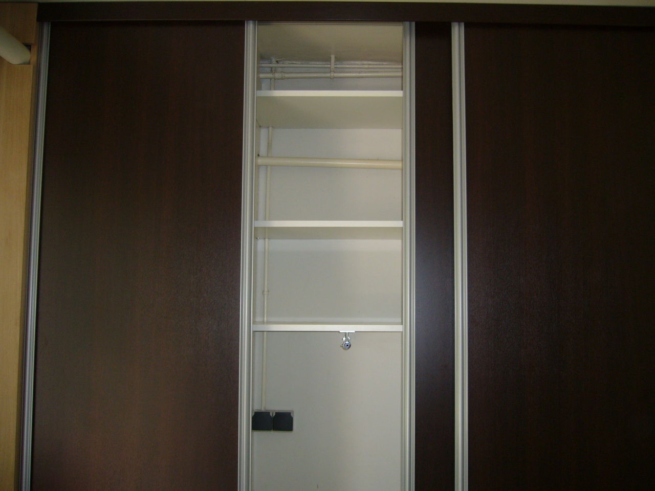 Meuble de rangement portes coulissantes