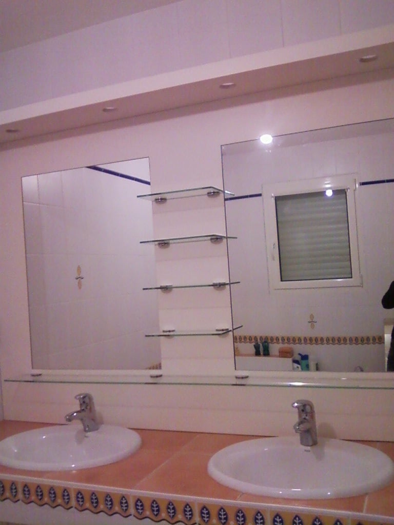 Salle de bain médium laqué